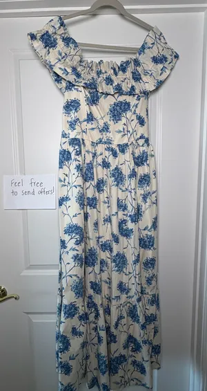Abercrombie and Fitch off the shoulder dress thumbnail 1