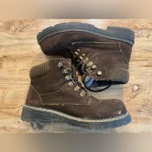 Brown Winter Boots, Size 8 thumbnail 1