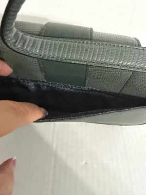 Time and Tru Olive Green Textured Shoulder Bag with Gold Accent thumbnail 3