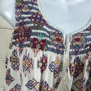 Anthropologie One September embroidered Top size M thumbnail 5