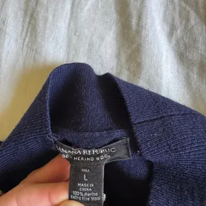 Banana Republic 100% Merino Wool Navy Mock Neck Sweater Tall L 90s Minimalist thumbnail 3