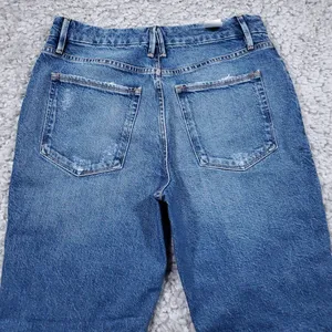 Good American The Weekender Distressed Relaxed Tapered Leg Jeans Size 2 26 thumbnail 4
