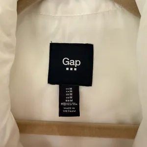 GAP White Quilted Puffer Vest with Neon Pink Trim thumbnail 3