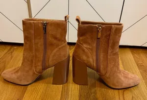 Vince Camuto Womens 8 VC Envernia Brown Suede Leather Chunky Round Toe Booties thumbnail 3
