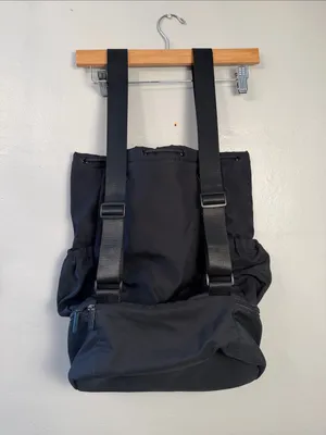 BEYOND YOGA Women's Black Convertible Gym Bag thumbnail 7