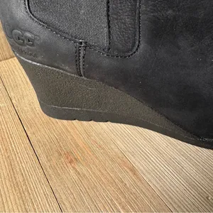 UGG Black Leather Indra Wedge Ankle Booties Shearling‎ Lining Rubber Sole sz 5.5 thumbnail 3