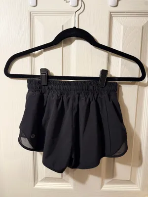 Lululemon Hotty Hot Shorts 2.5" Low-Rise Black 4 thumbnail 2