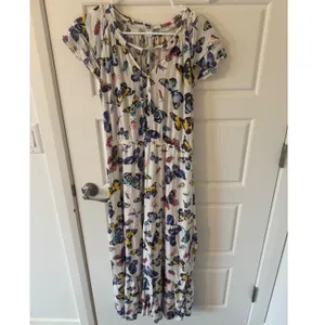 Old Navy Sz M Womens White Butterfly Print Tiered Maxi Dress Whimsical Feminine thumbnail 3