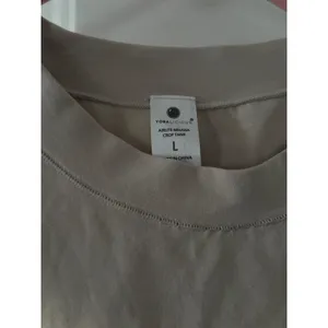 Yogalicious Airlite Melissa Crop Tank Top Beige Tan Womens Large‎ NWT thumbnail 2