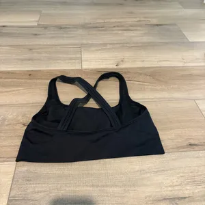 Athleta ribbed Strappy‎ back sports bra black size medium thumbnail 2