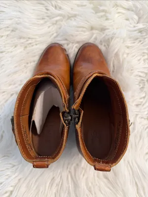 FRYE Distressed Women's brown Leather Ankle Booties with Side Zip size 6B thumbnail 3