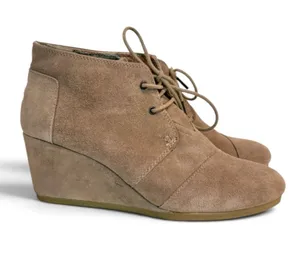 TOMS Desert Wedge Taupe Suede Lace-Up Bootie Size 11 thumbnail 1