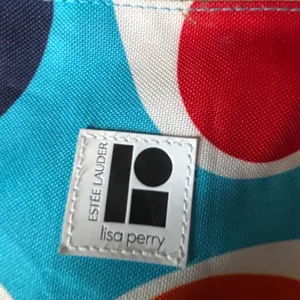 Estée Lauder Lisa Perry Sunglasses Beach Tote Bag. thumbnail 2