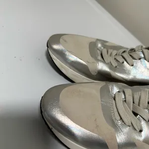 Free People Kick It Silver Metallic Sneaker Size 8.5 - 9 US 39 EU thumbnail 6