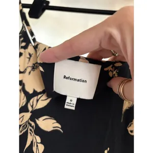 REFORMATION Black Floral Midi Crimini‎ Dress Size 0 thumbnail 3