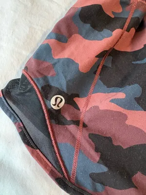 Hotty Lululemon Hot 2.5" Shorts camo thumbnail 4