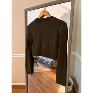 Zara Green Cropped Sweater Size Small thumbnail 4