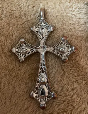 Emerald-look Stone Cross Gift Jewelry Pendant. thumbnail 2