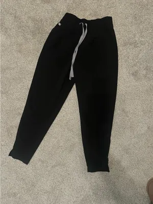 FIGS Black High-Waisted Scrub Pants thumbnail 2