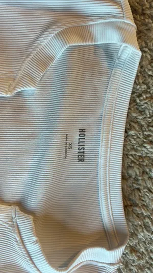 Hollister Long Sleeve thumbnail 2