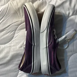 Vans off the wall Purple Shoes Size 5 Men. 6.5 Women thumbnail 2