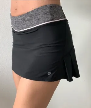 LULULEMON Black & Gray Ruffle Skirt Size 6 thumbnail 1