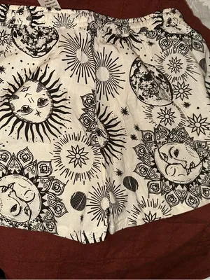 Kathmandu NWT XL Women's White Sun & Moon Print Shorts thumbnail 2