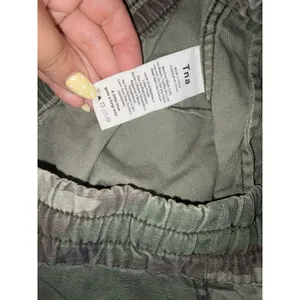 Aritzia TNA Alix Pant High-waisted Elastic Cuff Camo Joggers Size Medium thumbnail 4