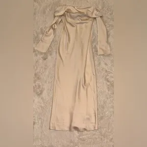 NEW Significant Other Nadia Off the Shoulder Long Sleeve Satin Maxi Dress sz 6 thumbnail 4