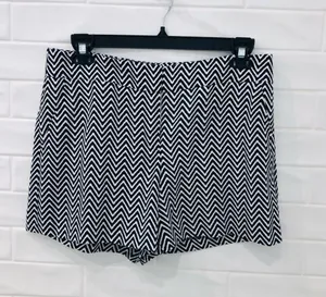 ANN Taylor Chevron Drapey Shorts thumbnail 5