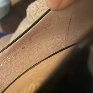 Salvatore Ferragamo Black Patent Leather Bow Heels thumbnail 6