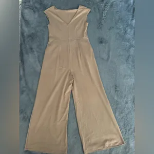 Old Navy Stretchy tan/khaki wide leg jumpsuit with a flattering fit thumbnail 3