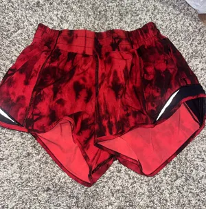 Lululemon Hotty Shorts 2.5" thumbnail 1