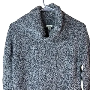 L.L. Bean wool blend turtle neck sweater‎ Gray Size L thumbnail 2