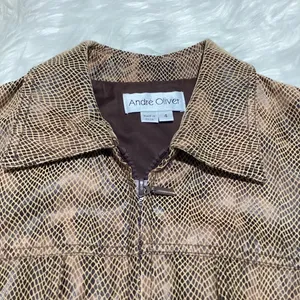Andre Oliver Women’s Brown Black Faux SnakeSkin Leather Collared Jacket 4 thumbnail 7