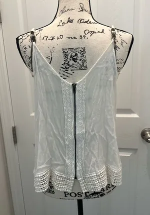 Gimmicks by BKE Off White Lace-Trim Cami Tank Top thumbnail 1