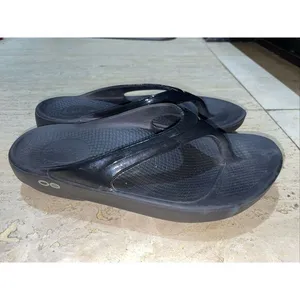 OOFOS Women's Black Flip flops Sandals 6‎ Glossy Strap thumbnail 4