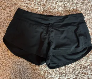 Black Lululemon 2.5” Speed Up Shorts Size 4 thumbnail 1