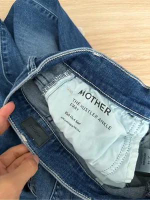 Mother 24 Hustler Ankle Fray Wish On A Star Dark Wash Cut Off thumbnail 4