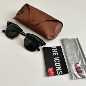 Ray-Ban Clubmaster Classic Polished Black on Gold 51-21 Sunglasses thumbnail 1