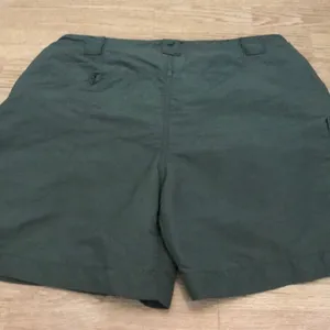 Columbia women’s outdoor UPF+30 olive green shorts thumbnail 5