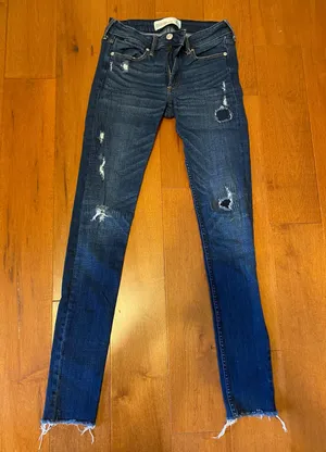 Abercrombie Skinny Jeans thumbnail 1