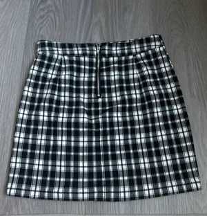 Garage Skirt thumbnail 5