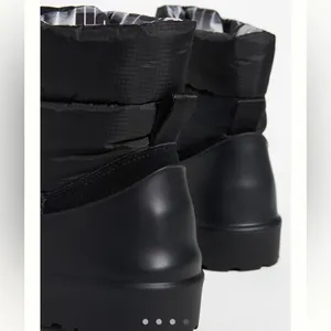 UGG Classic Maxi Toggle Booties thumbnail 2