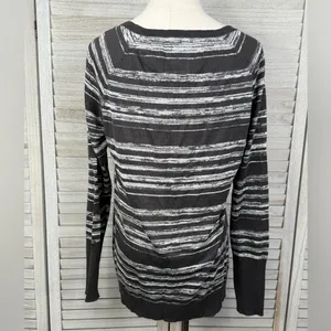 CHASER Women's Lightweight Lace Up 100% Linen Sweater Black/White Stripe-Medium thumbnail 2