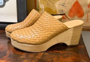 Everlane Woven Tan Leather Clog Mules thumbnail 1