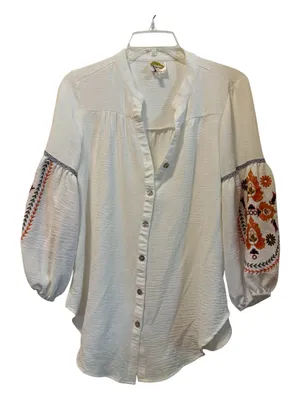 Fig and FlowerWhite Embroidered Balloon Sleeve Button-Front Blouse thumbnail 1