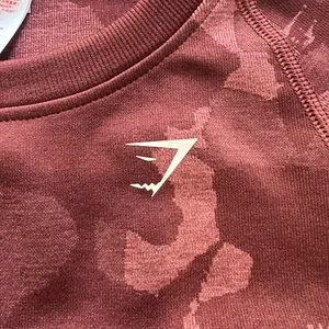 Gymshark Adapt Camo Seamless Long Sleeve Crop Top Size Medium thumbnail 3
