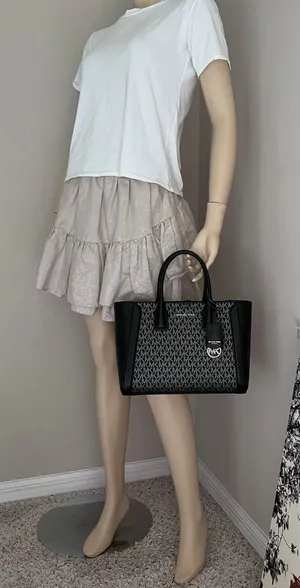 Michael Kors Purse And IPad Case thumbnail 8
