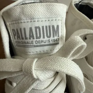 Palladium Pampa Hi Star White Chunky Lug Sole High Top Sneaker 7 thumbnail 4